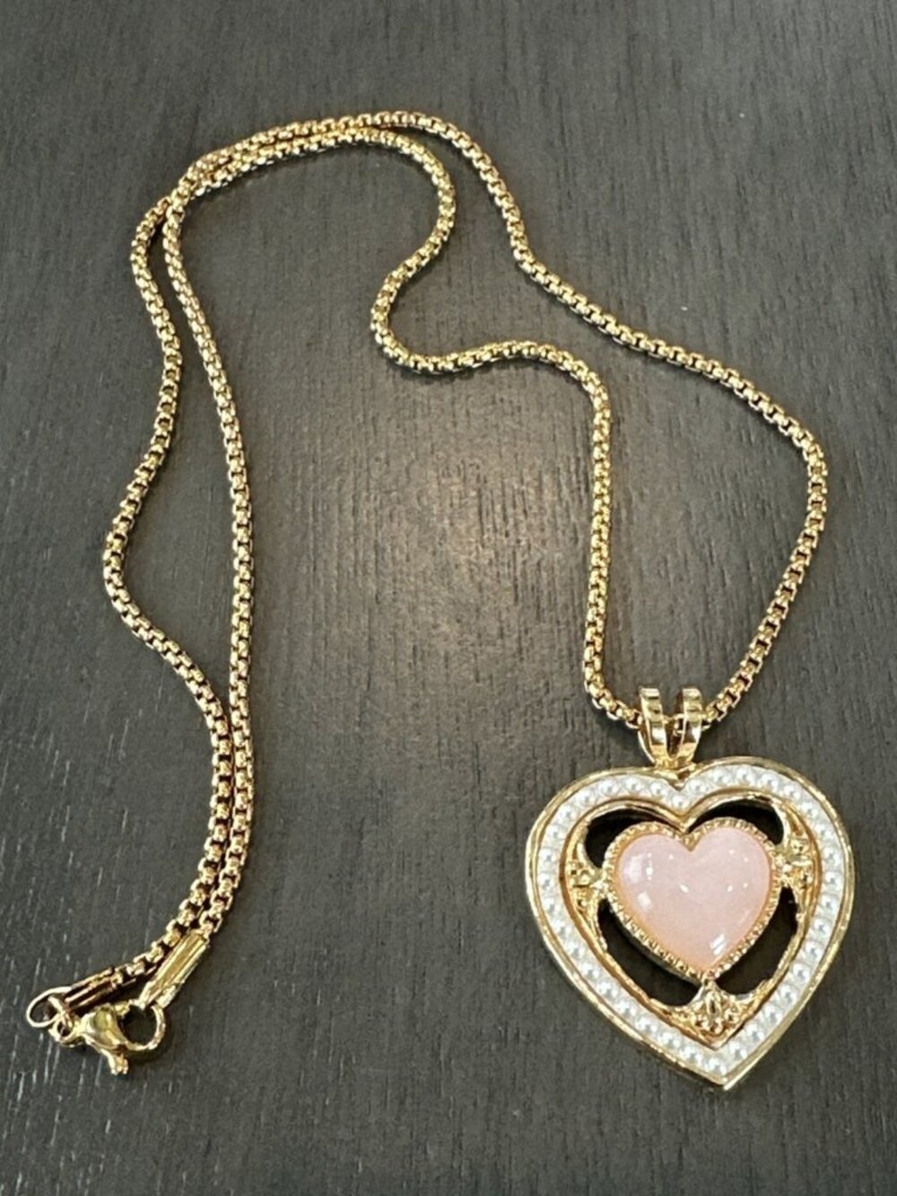 Vintage AVON Victorian Heart Pendant Necklace 19" Gold Plated Chain